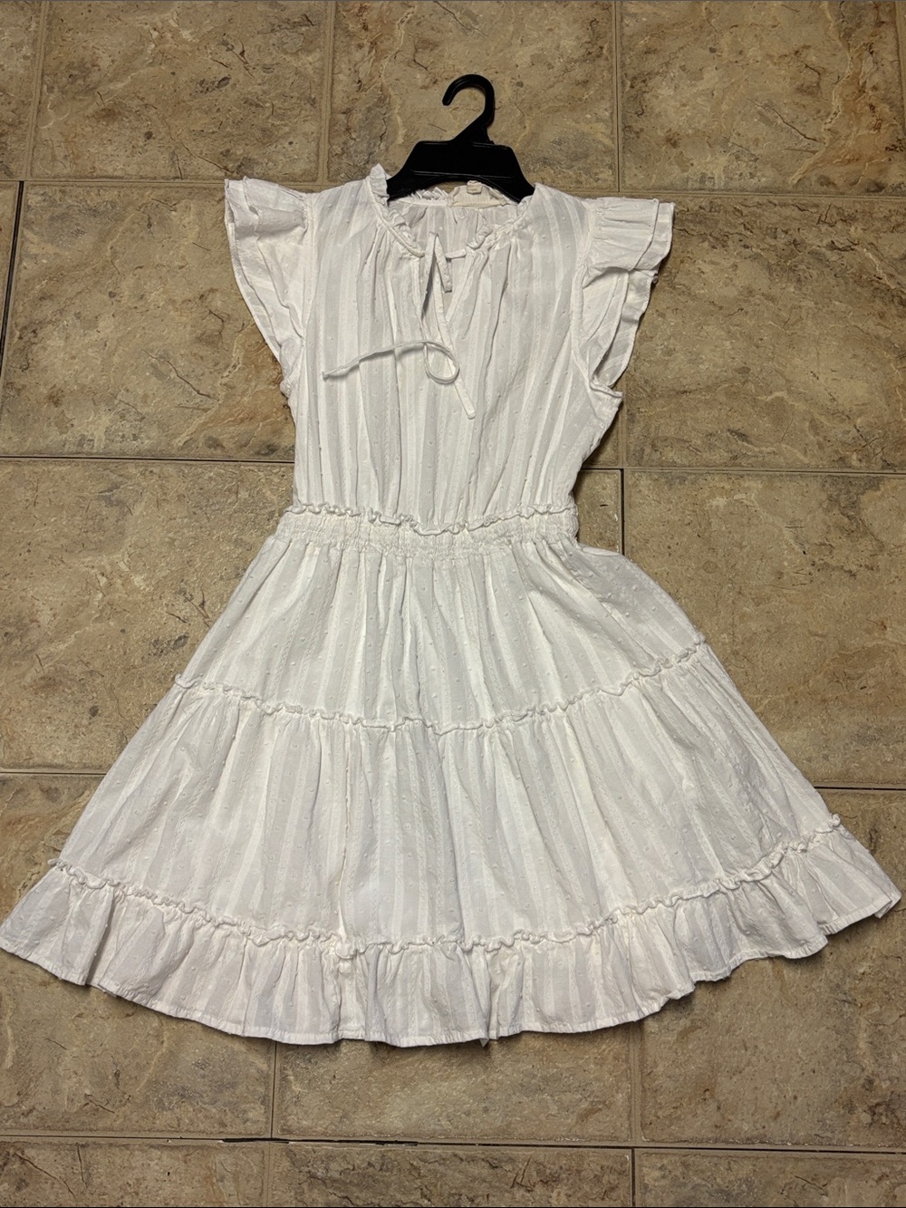 Girls White Ruffle Tiered Dress with Tie Neck size Large